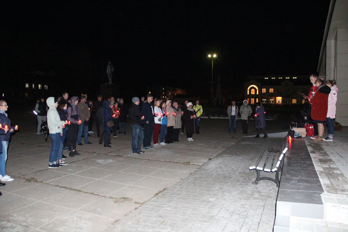 В Болгаре прошёл траурный митинг в память о жертвах трагедии в Керчи (+ФОТО)