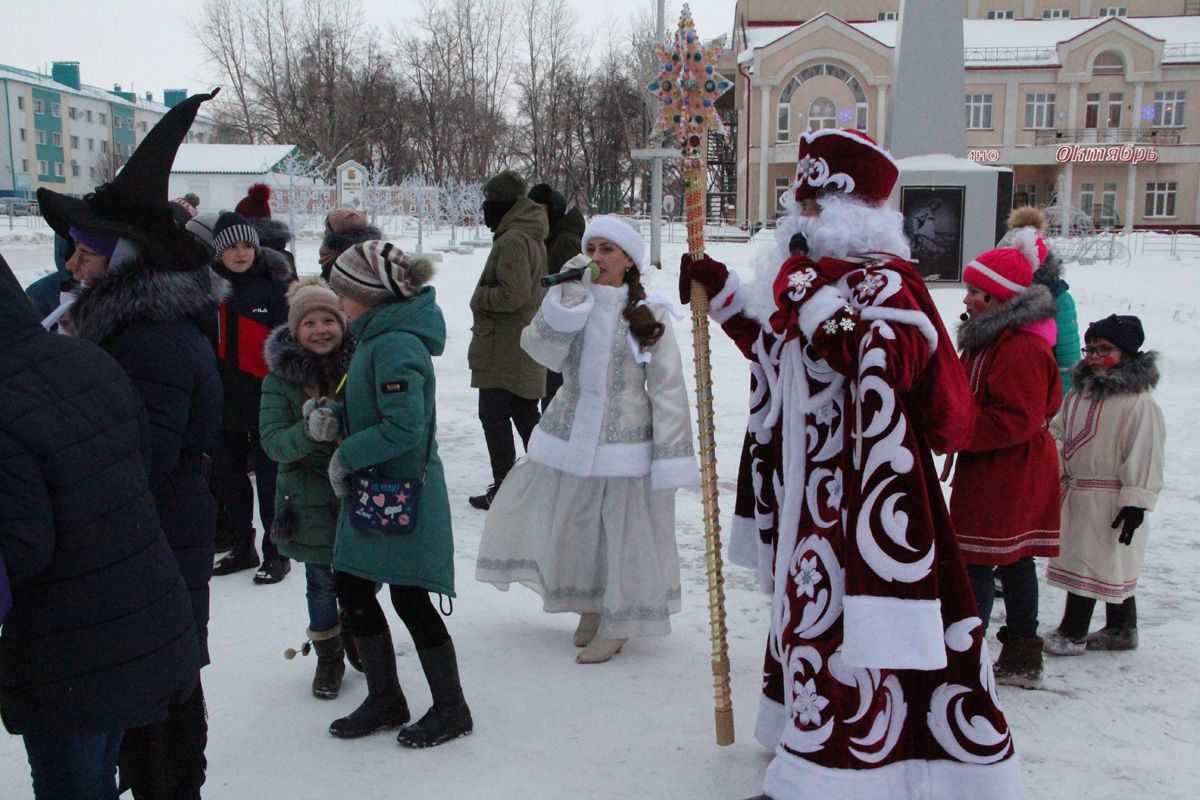 В Болгаре состоялось открытие традиционной новогодней ёлки (ВИДЕО, ФОТО)