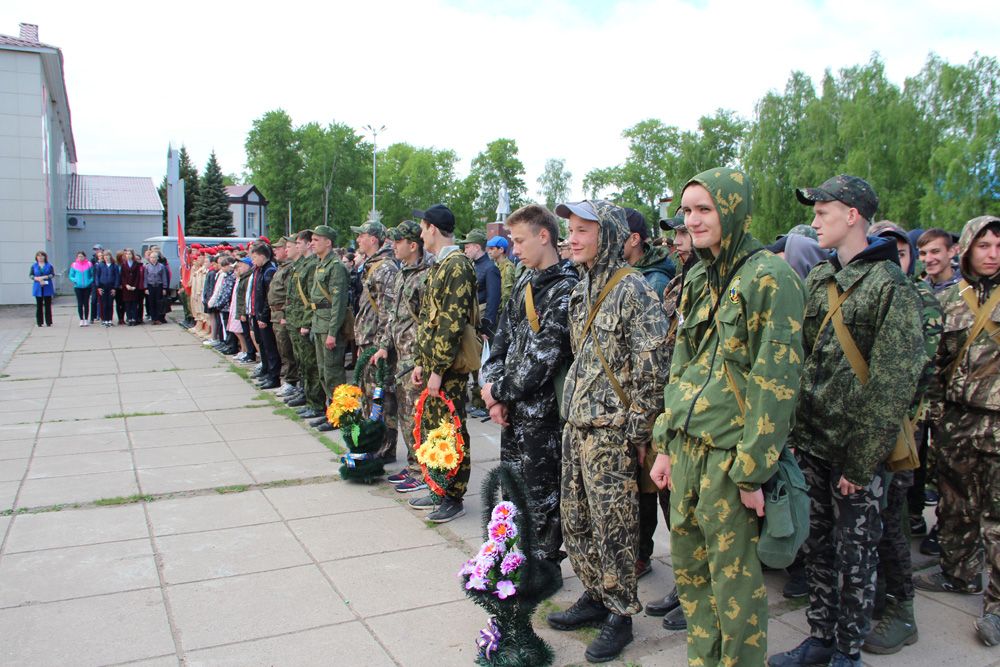 В Болгаре состоялись проводы старшеклассников и студентов на военные сборы (ФОТО)
