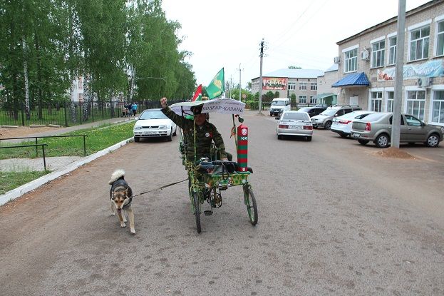 Рашид Зиатдинов из Болгара совершает велопробег «Болгар—Казань»