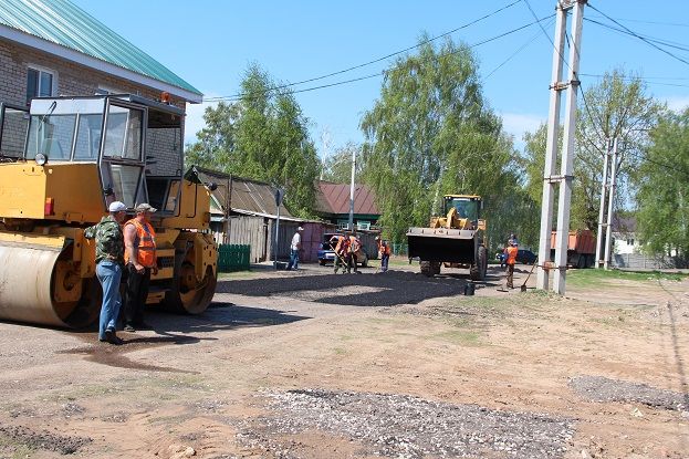 В Болгаре ведется ямочный ремонт дорог