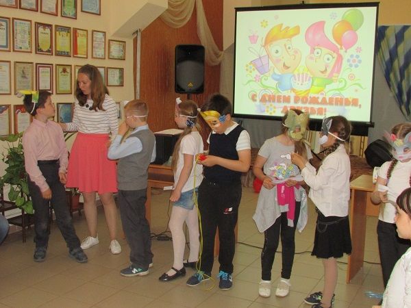 В Доме детского творчества Болгара прошла развлекательная программа «Планета именинников» (ФОТО)