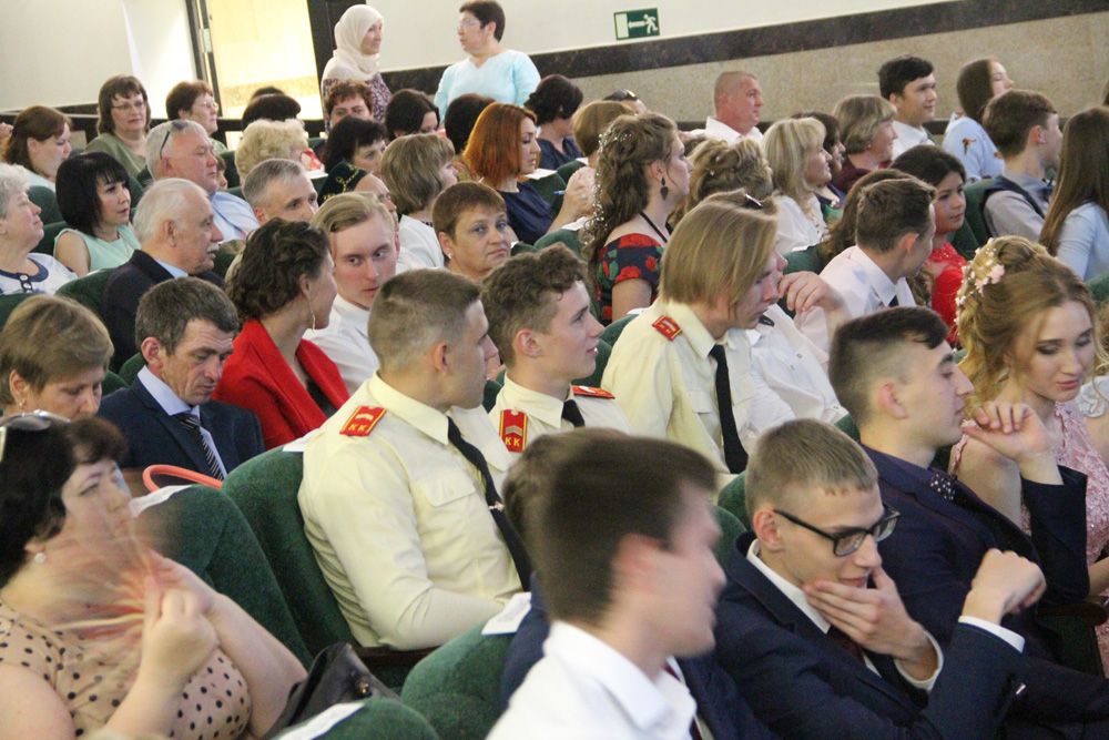 В Болгаре прошел бал выпускников (ФОТО)