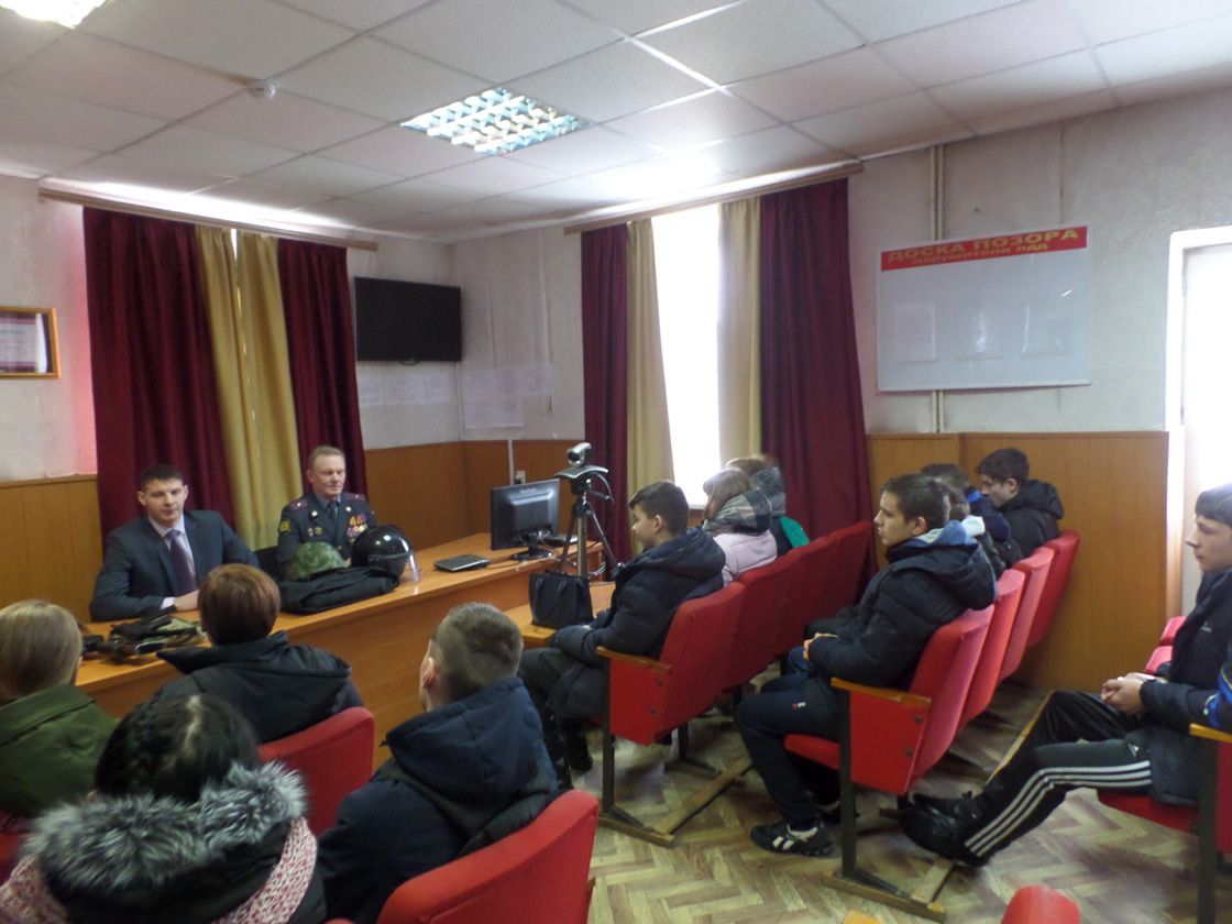 Спасские студенты побывали в гостях у полиции (ФОТО)