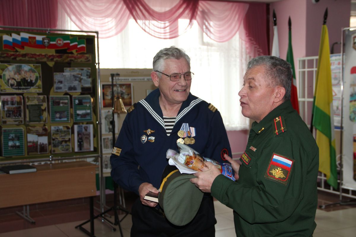Мәктәпкә Диңгез флоты ветераннары килде
