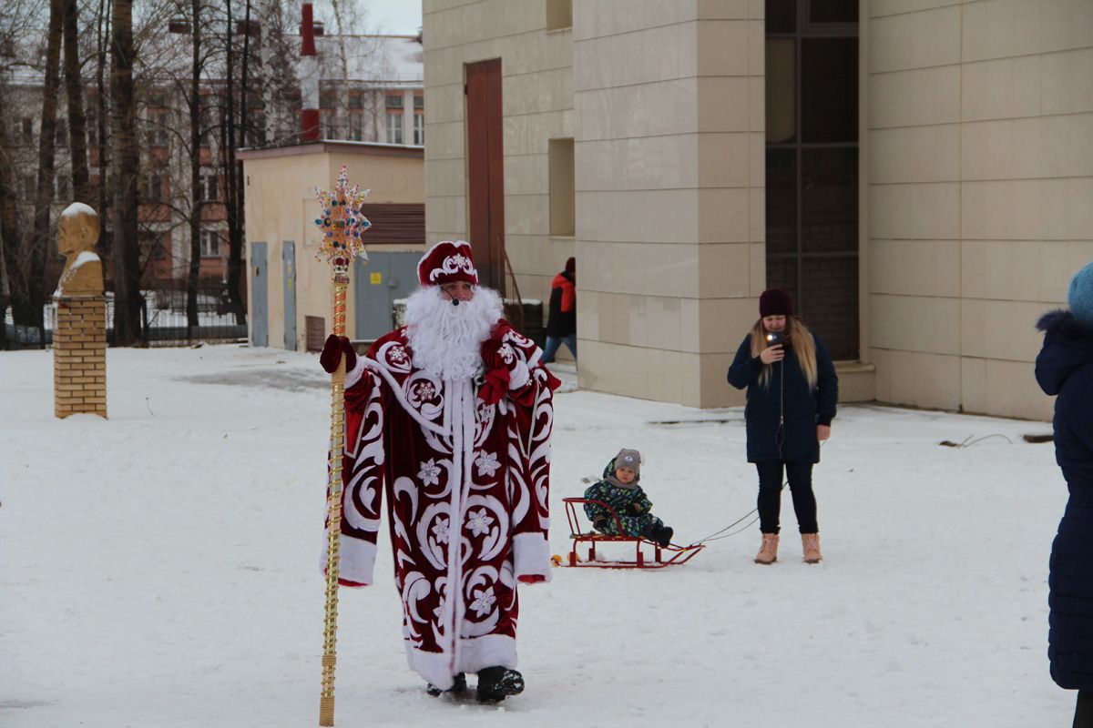 В Болгаре состоялось праздничное открытие главной городской ёлки (ФОТО)