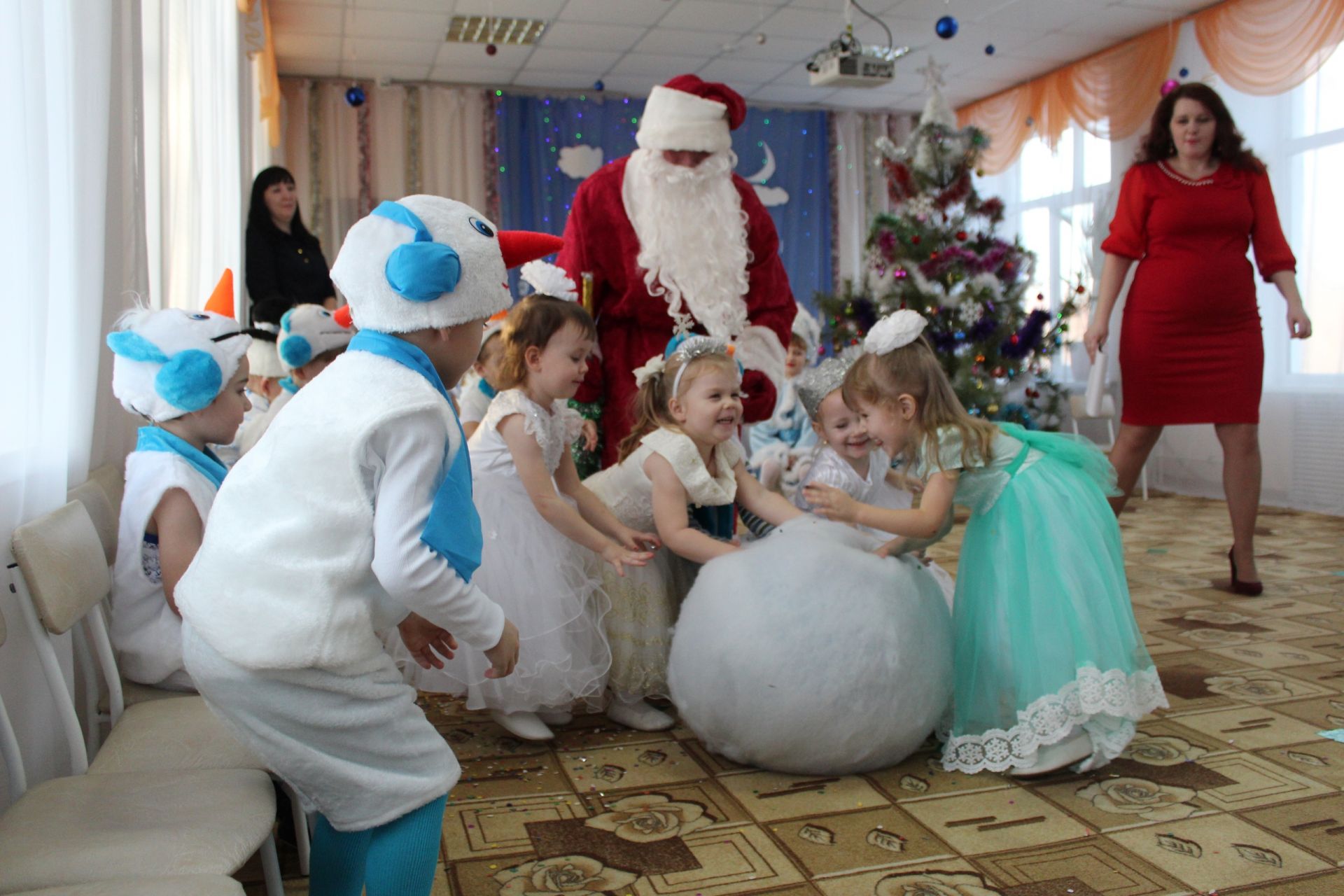 В Болгаре в детском саду "Солнышко" прошёл новогодний утренник (ФОТО)