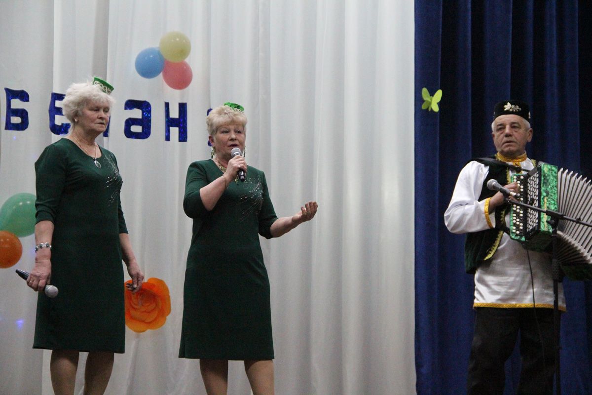 Жители Чэчэкле Спасского района выступили с концертом перед ямбухтинцами (ФОТО)