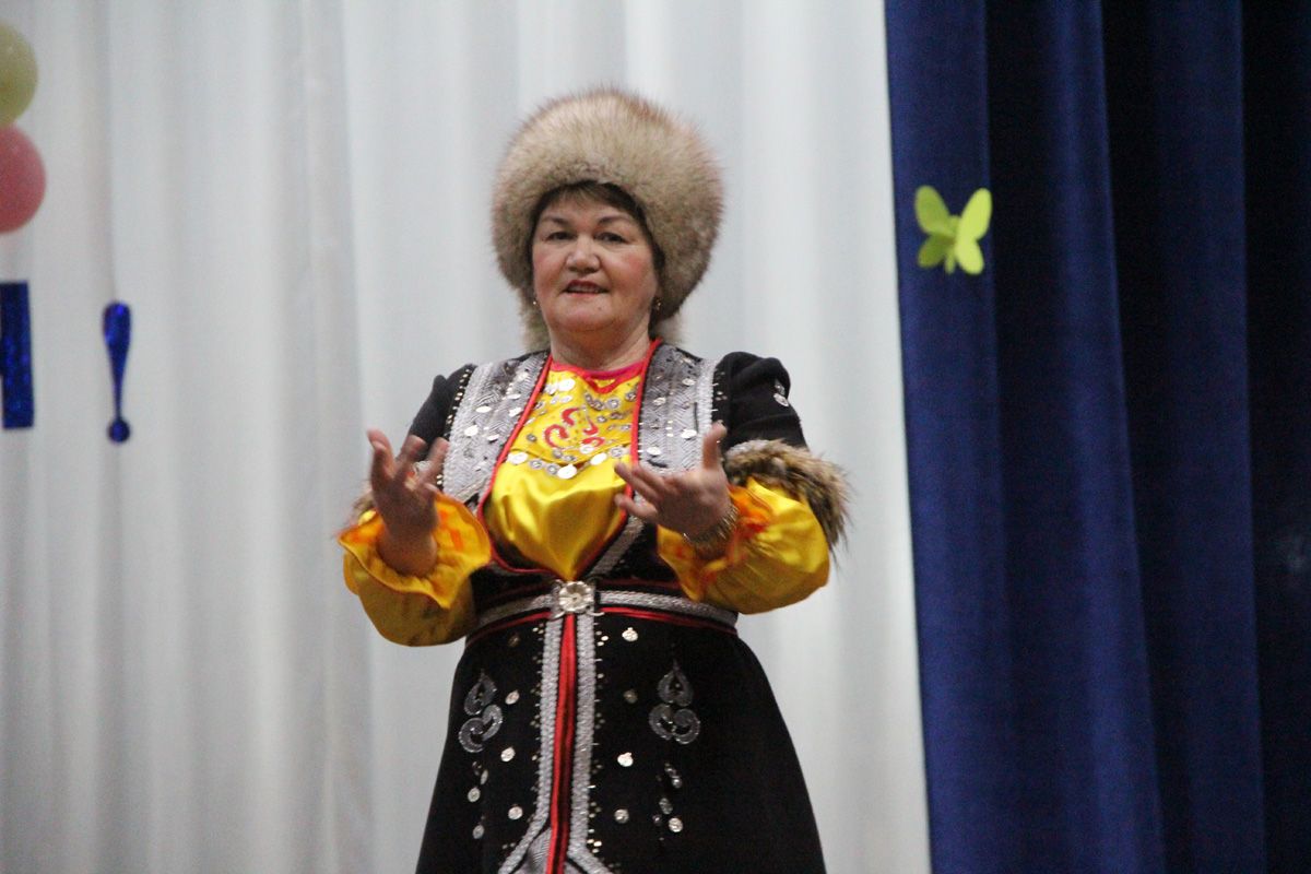 Жители Чэчэкле Спасского района выступили с концертом перед ямбухтинцами (ФОТО)