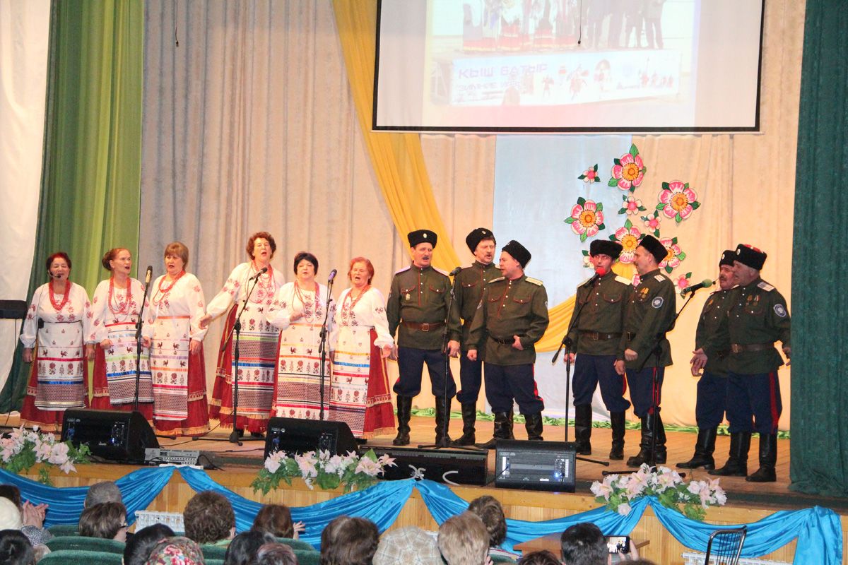 В Болгаре состоялся отчетный концерт хора ветеранов и народного казачьего ансамбля (ФОТО)