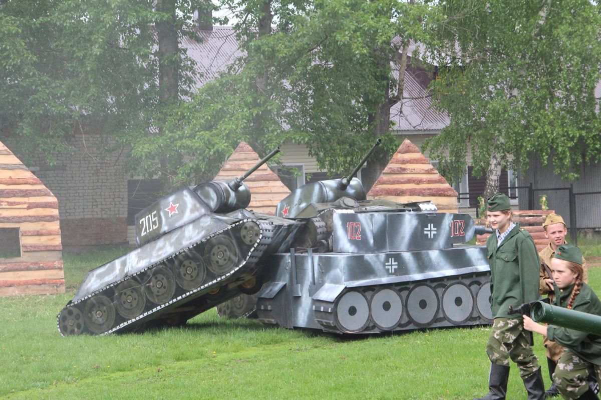 В Болгаре прошла реконструкция Курской битвы (ВИДЕО, ФОТО)