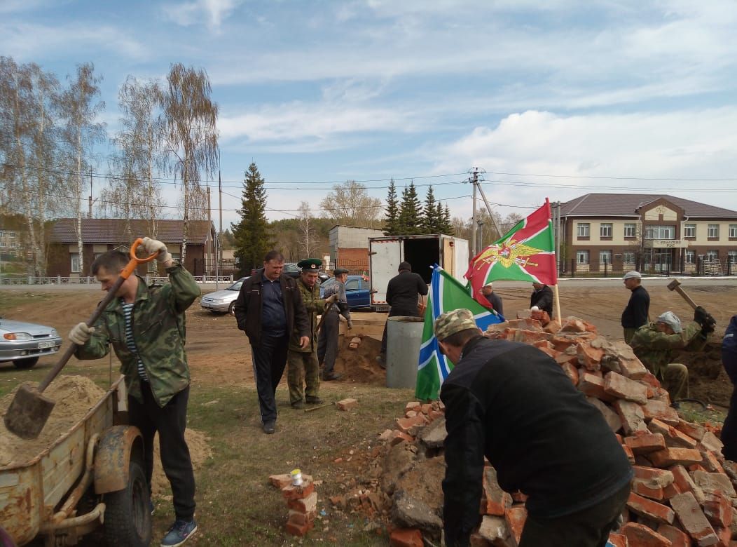 В Болгаре залили фундамент под памятник пограничникам (ФОТО)