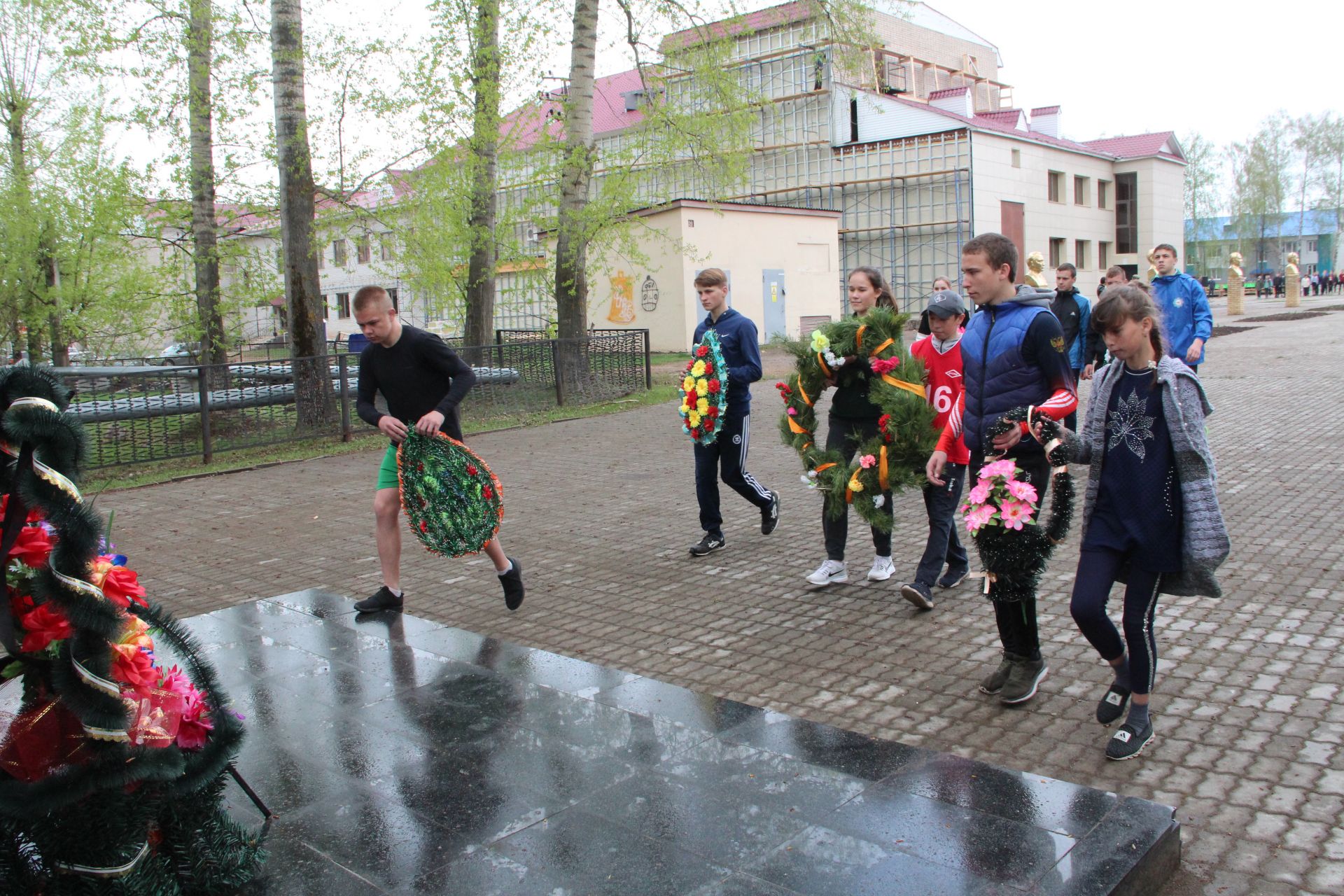 Легкоатлетическая эстафета в Болгаре посвящалась Дню Победы (ФОТО)