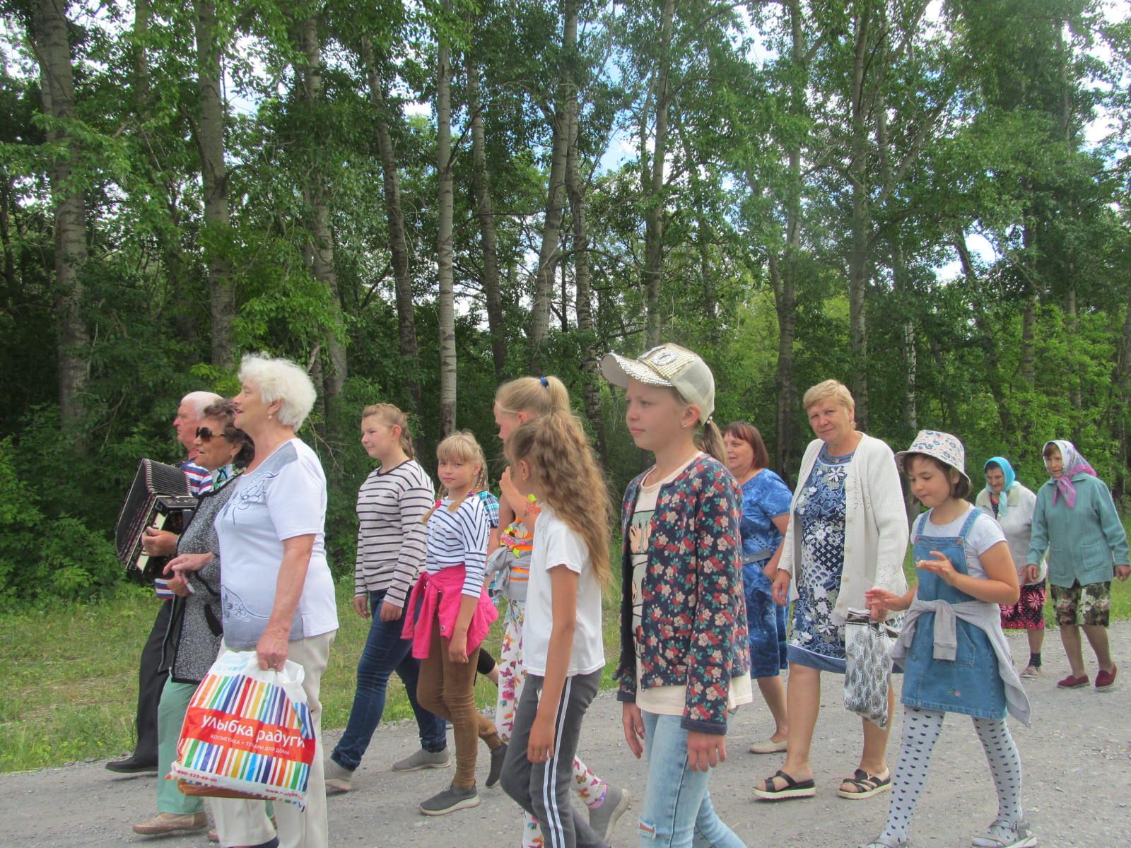 Народное гулянье «Троицу встречаем» прошло в Антоновке Спасского района (ФОТО)