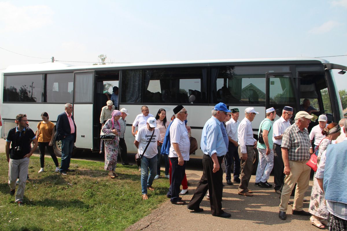 Болгар посетила большая делегация Союза писателей Республики Татарстан (ФОТО)