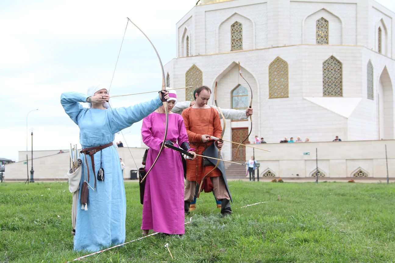 В Древнем Болгаре проходит международный фестиваль средневекового боя (ФОТО)