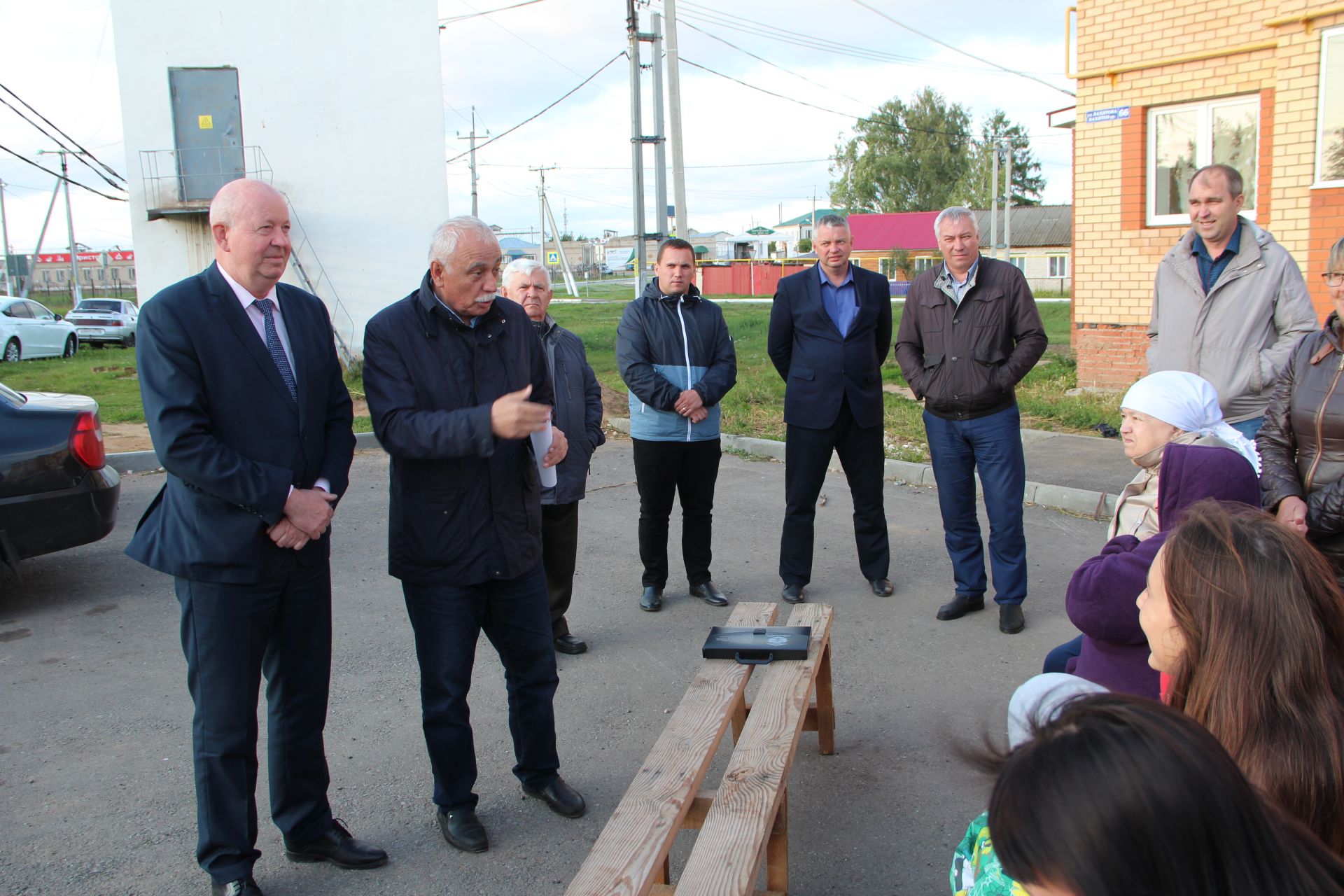 В Болгаре продолжаются встречи с жильцами многоквартирных домов в рамках проекта «Наш двор» (ФОТО)