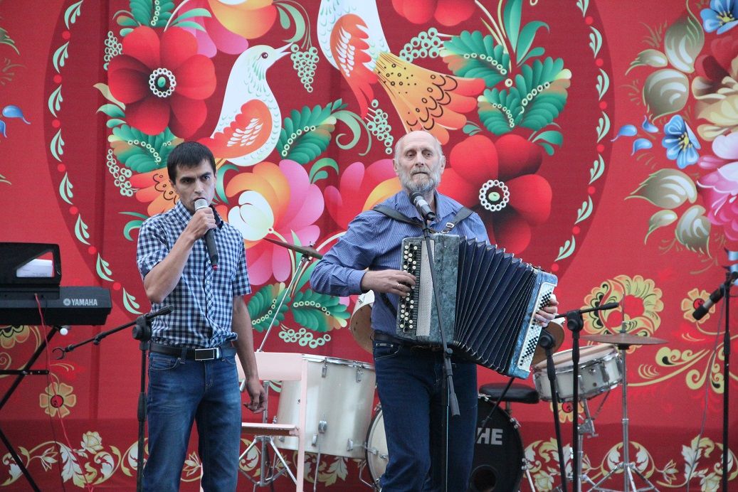 В селе Три Озера Спасского района состоялся концерт ансамбля «Славяне» (ФОТО)