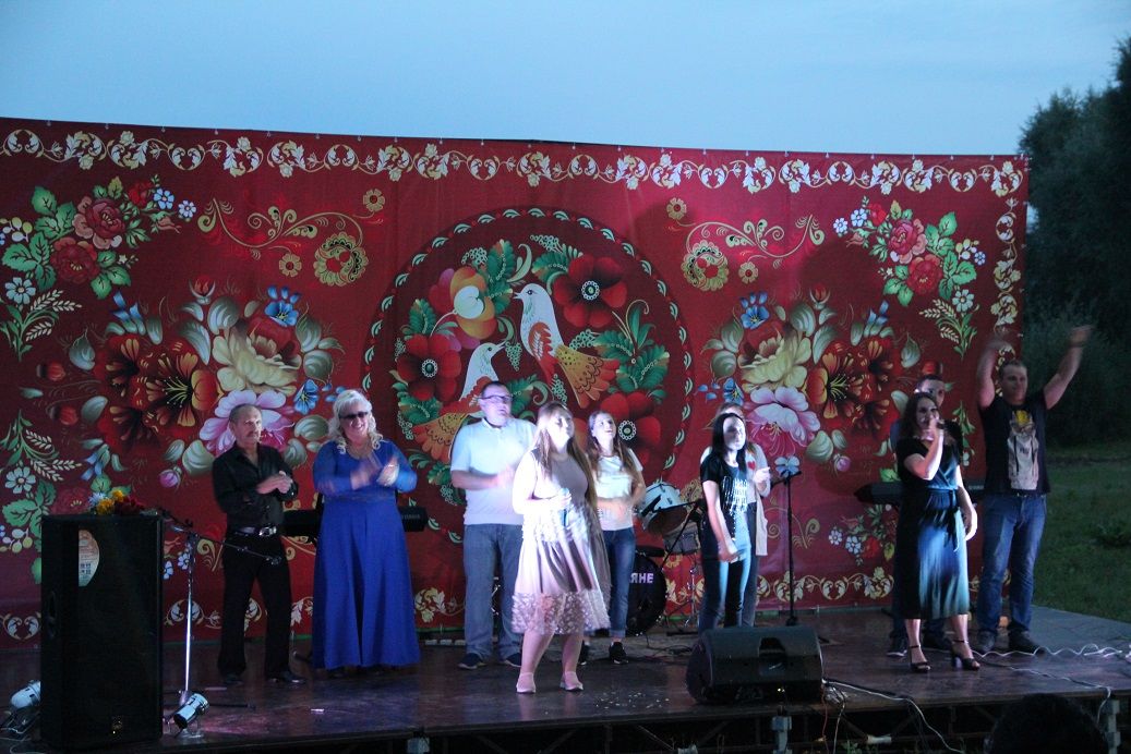 В селе Три Озера Спасского района состоялся концерт ансамбля «Славяне» (ФОТО)