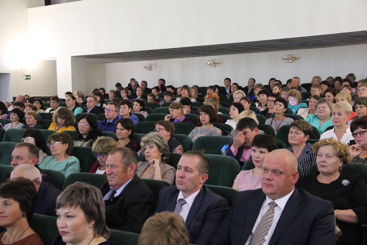 Спасские педагоги обсудили задачи на новый учебный год (ФОТОРЕПОРТАЖ)