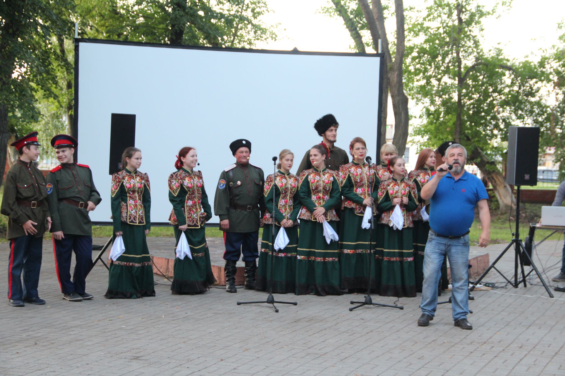 В Болгаре состоялся уличный показ фильмов (ФОТО)