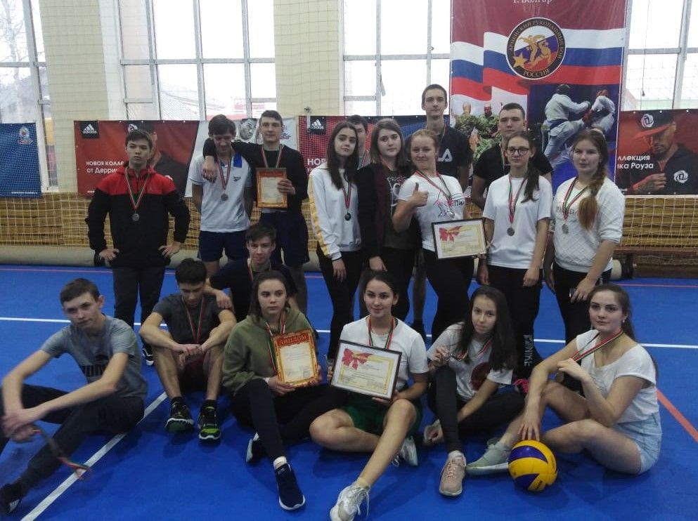 Определились победители соревнований по волейболу среди школьных команд (ФОТО)