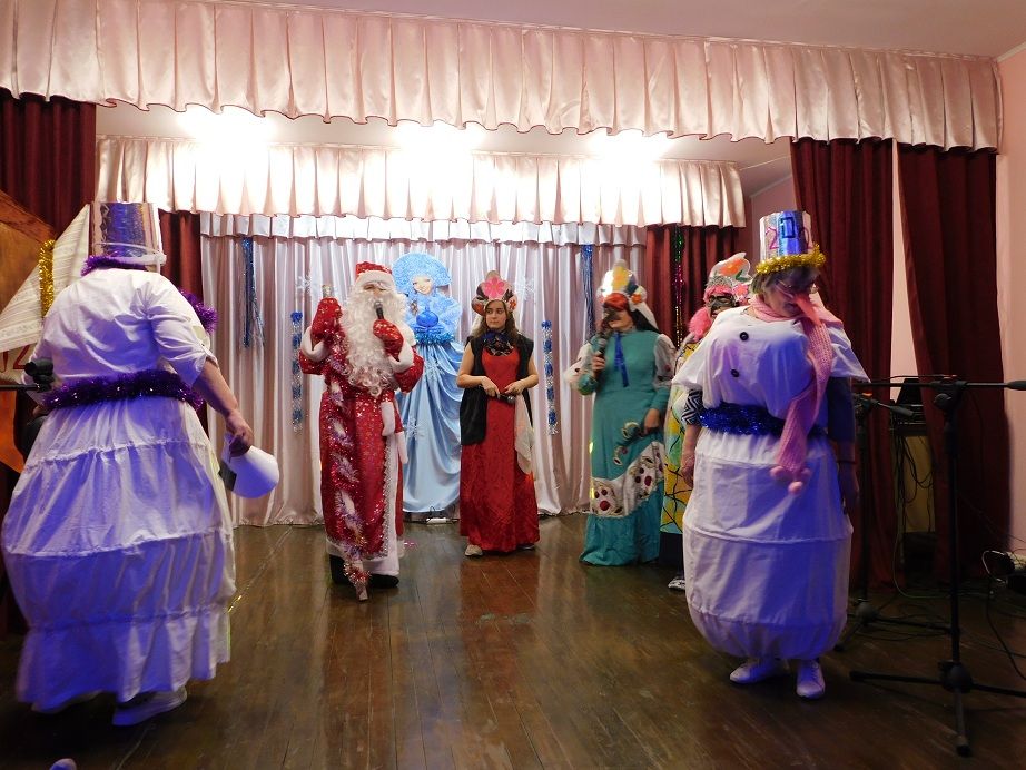 В Кураловском доме культуры прошел бал-маскарад "Новогодний Бум!"  (ФОТО)
