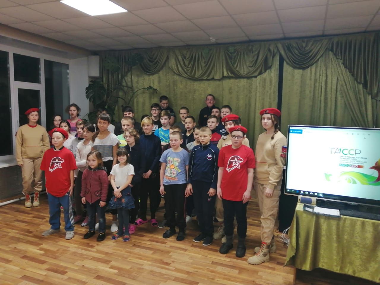Юнармейцы навестили учеников Болгарской школы-интерната для детей с ОВЗ (ФОТО)