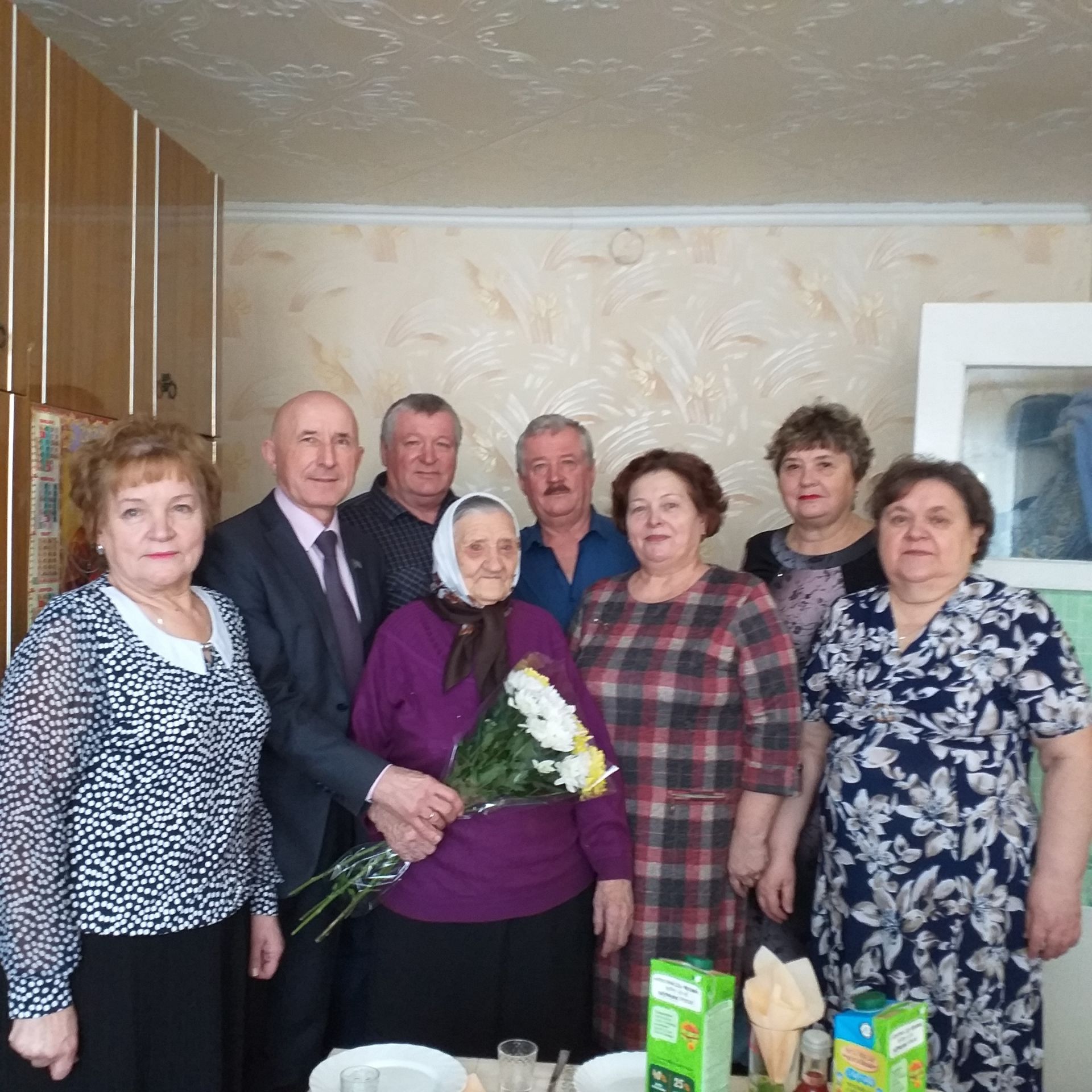 Жительницу Болгара Елизавету Карпееву поздравили с юбилеем (ФОТО)