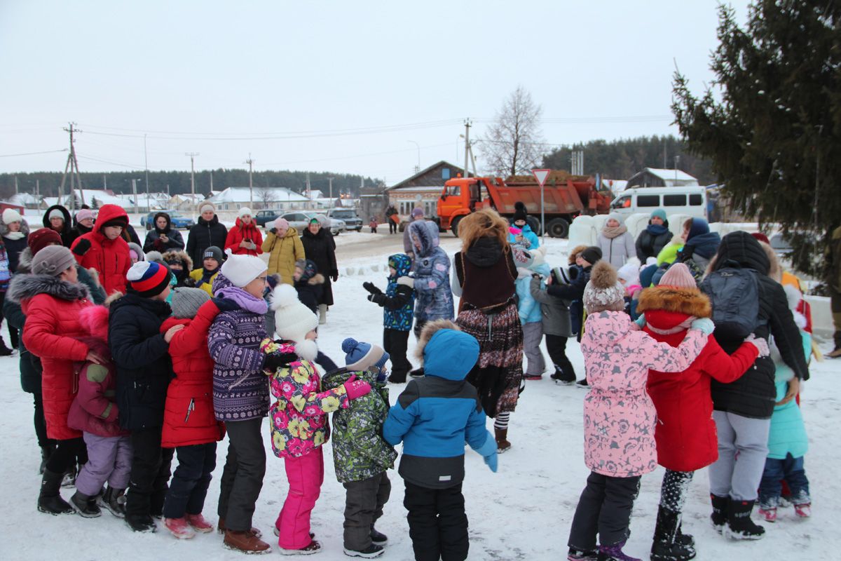 В Болгаре прошел новогодний праздник для детей (ФОТО, ВИДЕО)