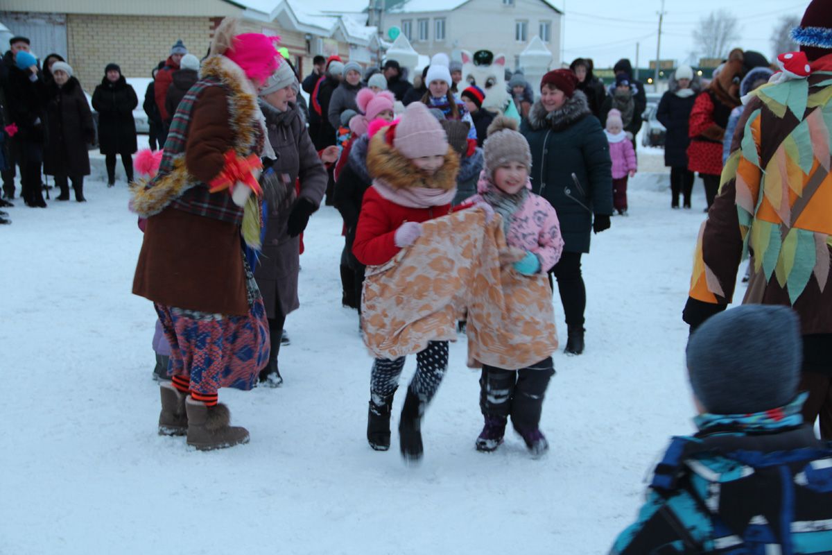 В Болгаре прошел новогодний праздник для детей (ФОТО, ВИДЕО)