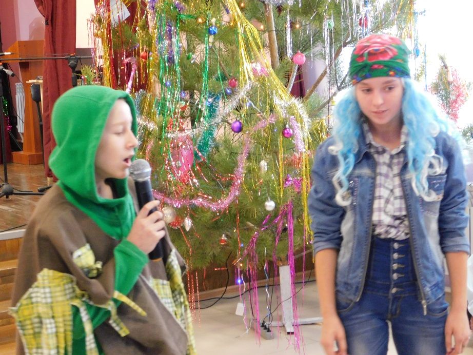 В Кураловском доме культуры провели новогоднюю елку для детей (ФОТО)