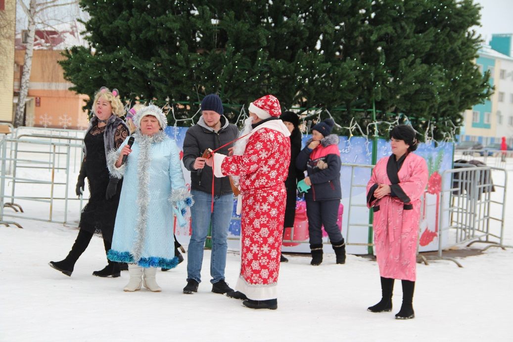 В Болгаре прошёл парад Дедов Морозов (ФОТОРЕПОРТАЖ)