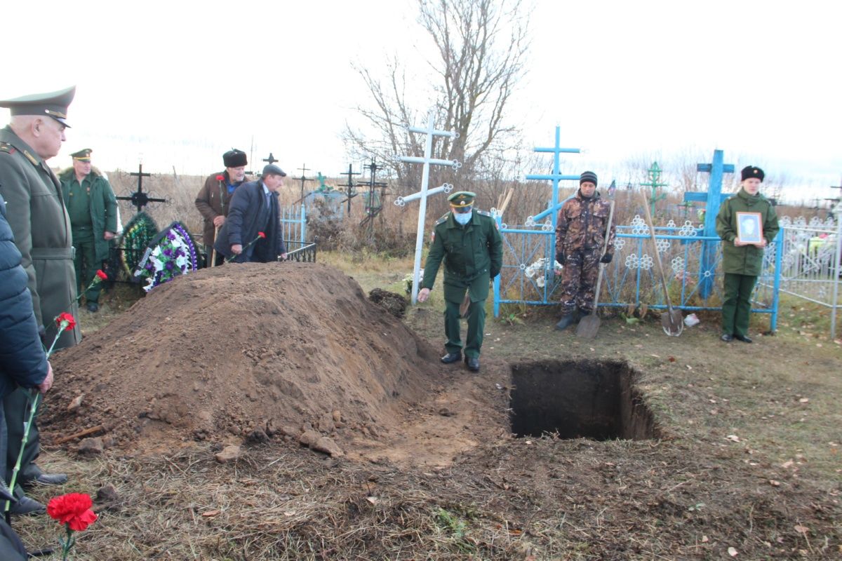 Останки Николая Спиридонова были перезахоронены на малой родине героя (ФОТОРЕПОРТАЖ)