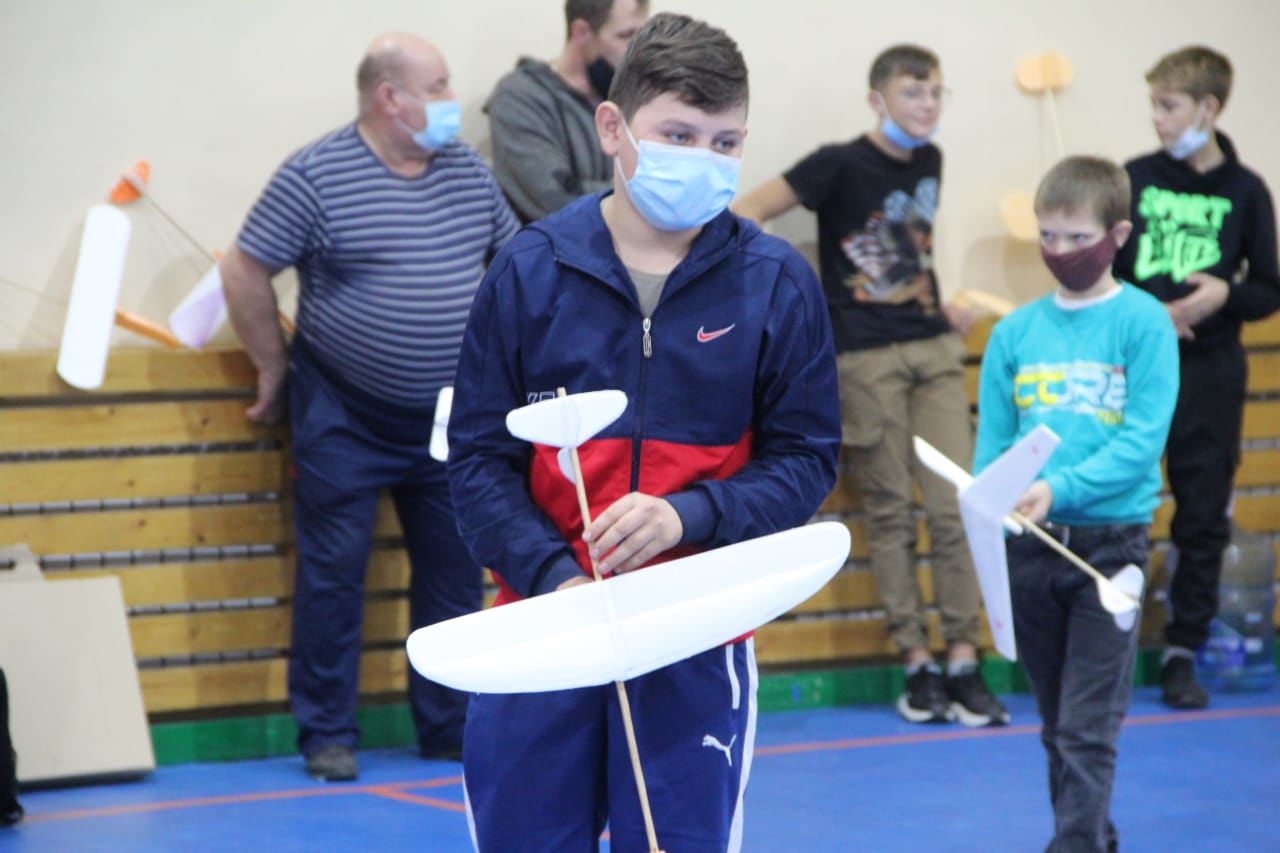 В Болгаре прошли соревнования по авиамоделизму (ФОТОРЕПОРТАЖ)