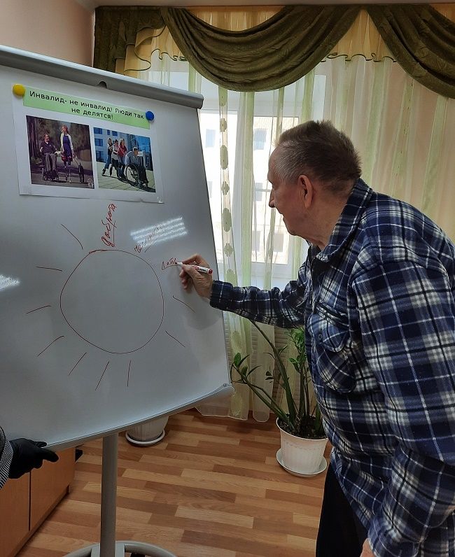 В Спасском ДИПИ провели час общения «Протяни  руку помощи»