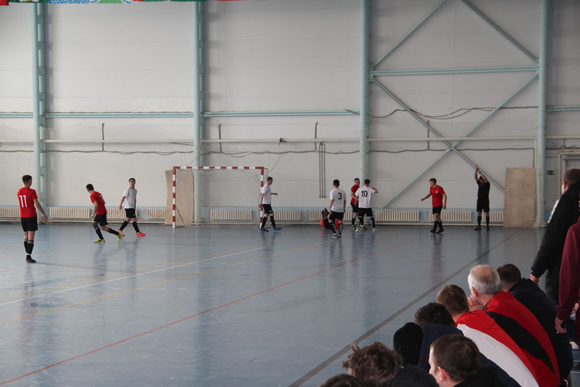 В Болгаре прошел турнир по мини-футболу среди малых городов и сельских районов республики (ФОТО)