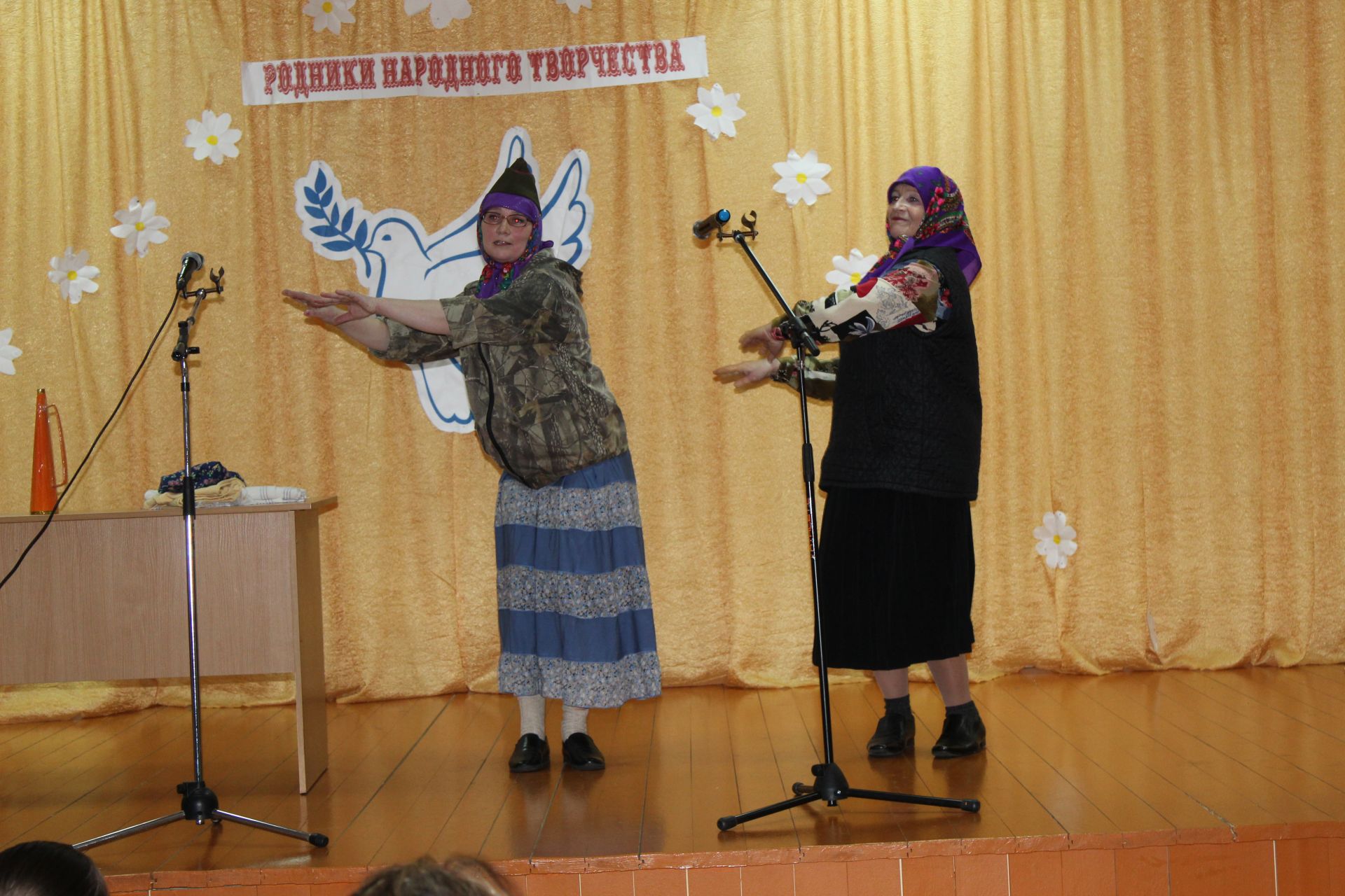 Кузнечихинские артисты Спасского района выступили с концертом перед соседями (ФОТО)