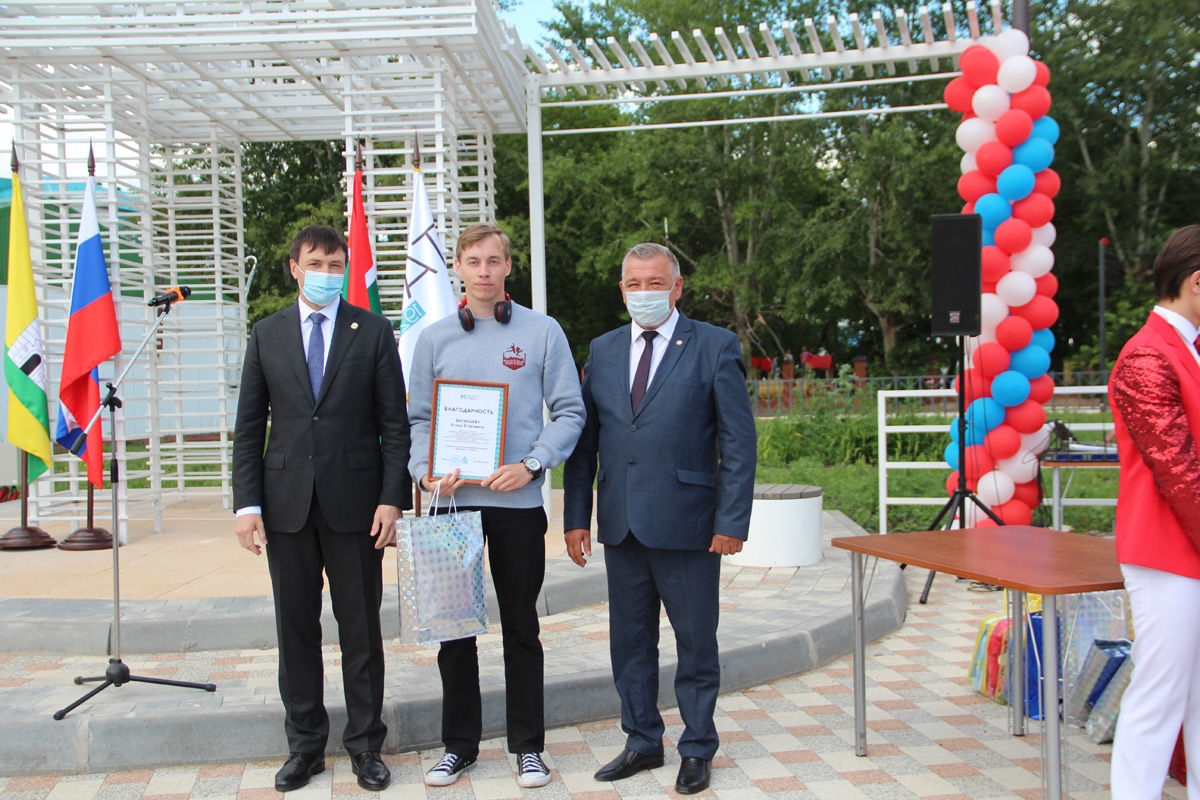 В Болгаре наградили молодых специалистов (ФОТОРЕПОРТАЖ)