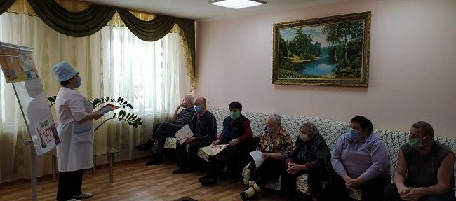 В Спасском доме – интернат для престарелых прошла беседа «Семь шагов от никотина»