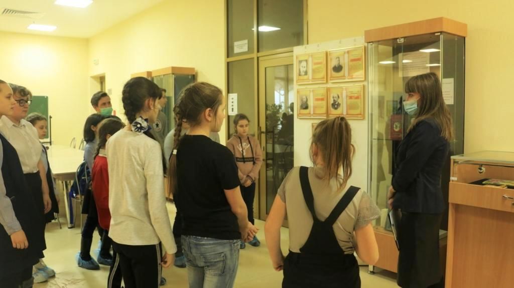 «Её величество книга»: выставка под таким названием открылась в Болгарском музее-заповеднике