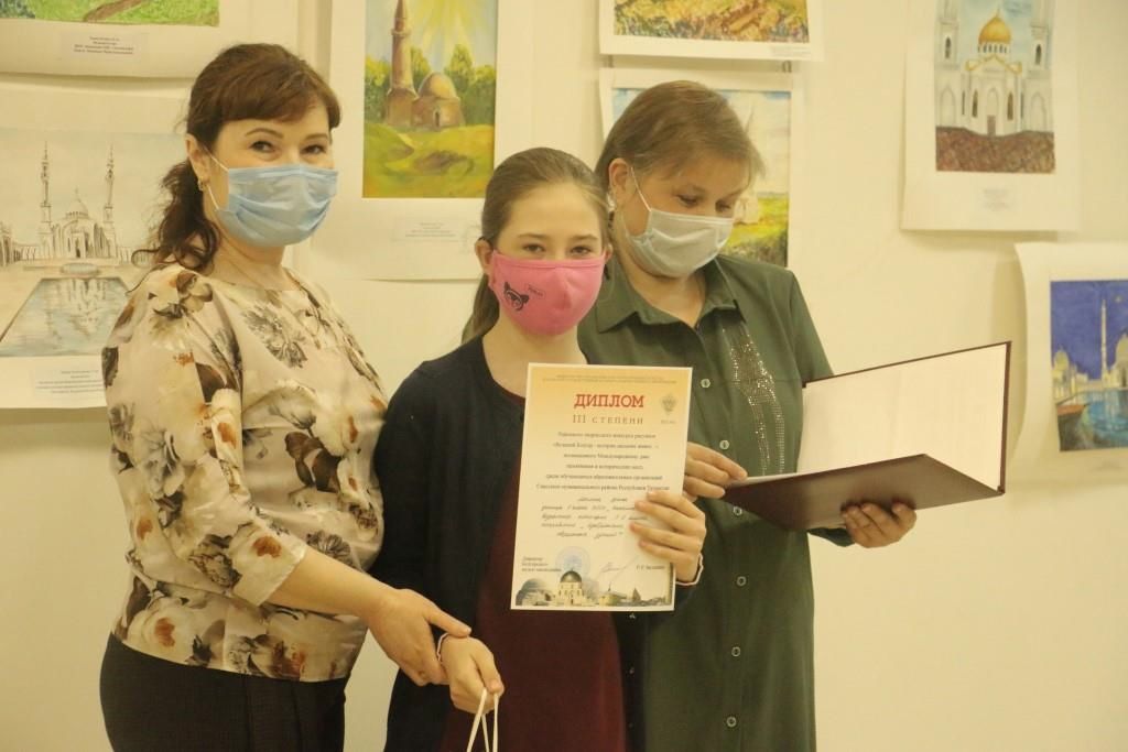 В Болгарском музее-заповеднике наградили победителей конкурса рисунков «Великий Болгар – истории дыхание живое…»