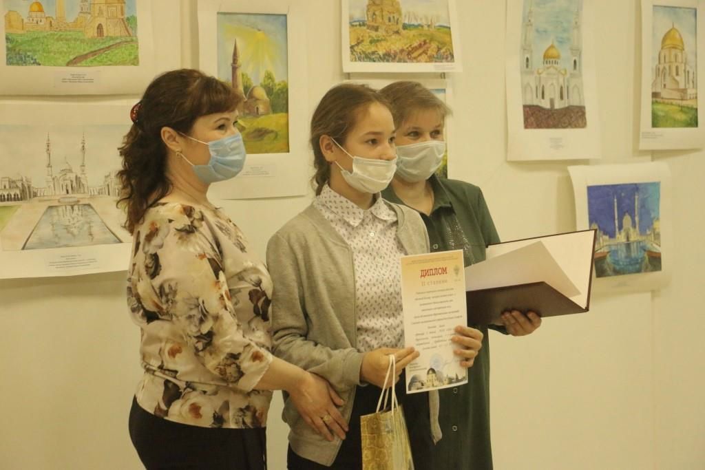 В Болгарском музее-заповеднике наградили победителей конкурса рисунков «Великий Болгар – истории дыхание живое…»
