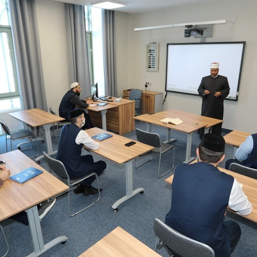 Доктор исламских наук из университета Египта начал преподавать в Болгарской исламской академии