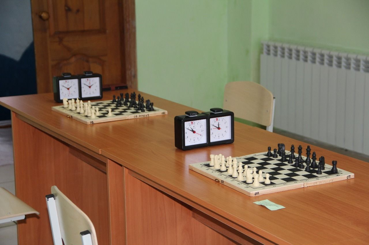 В первой городской школе открытии шахматную зону