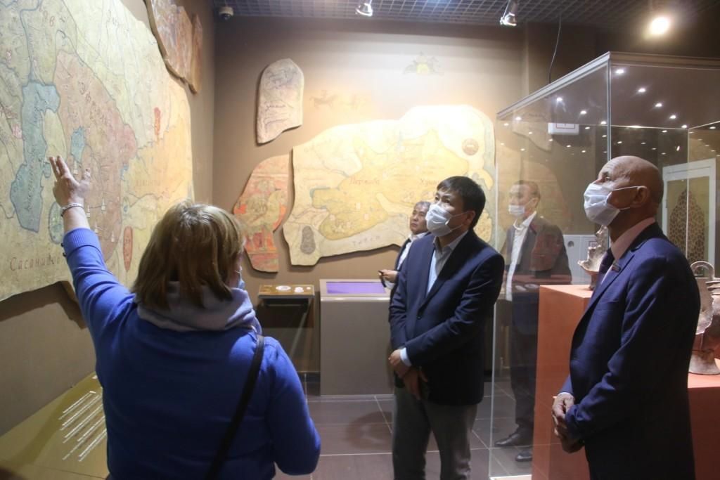 Болгарский музей-заповедник посетили гости из Кыргызской республики