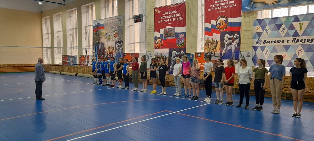 В Болгаре прошёл турнир по волейболу среди женских команд