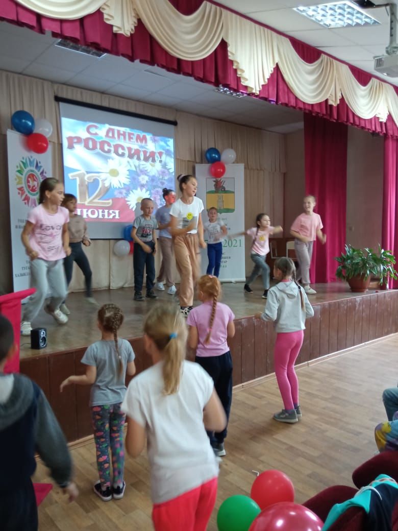 В пришкольном лагере городской средней школы №1 отметили День России