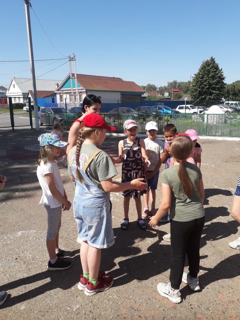 В пришкольном лагере первой городской школы провели день дружбы