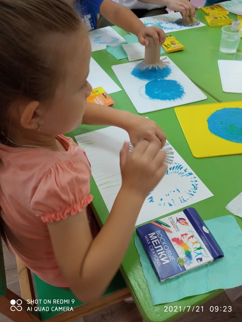 Воспитанники детсада "Теремок" познакомились с нетрадиционной техникой рисования